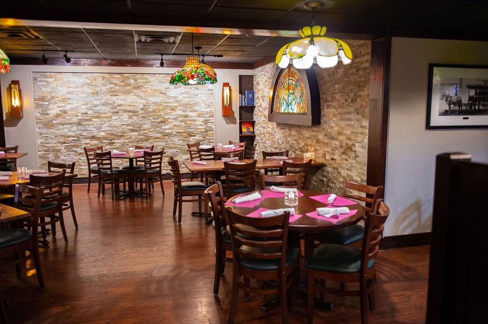Library IV, Restaurant in Williamstown