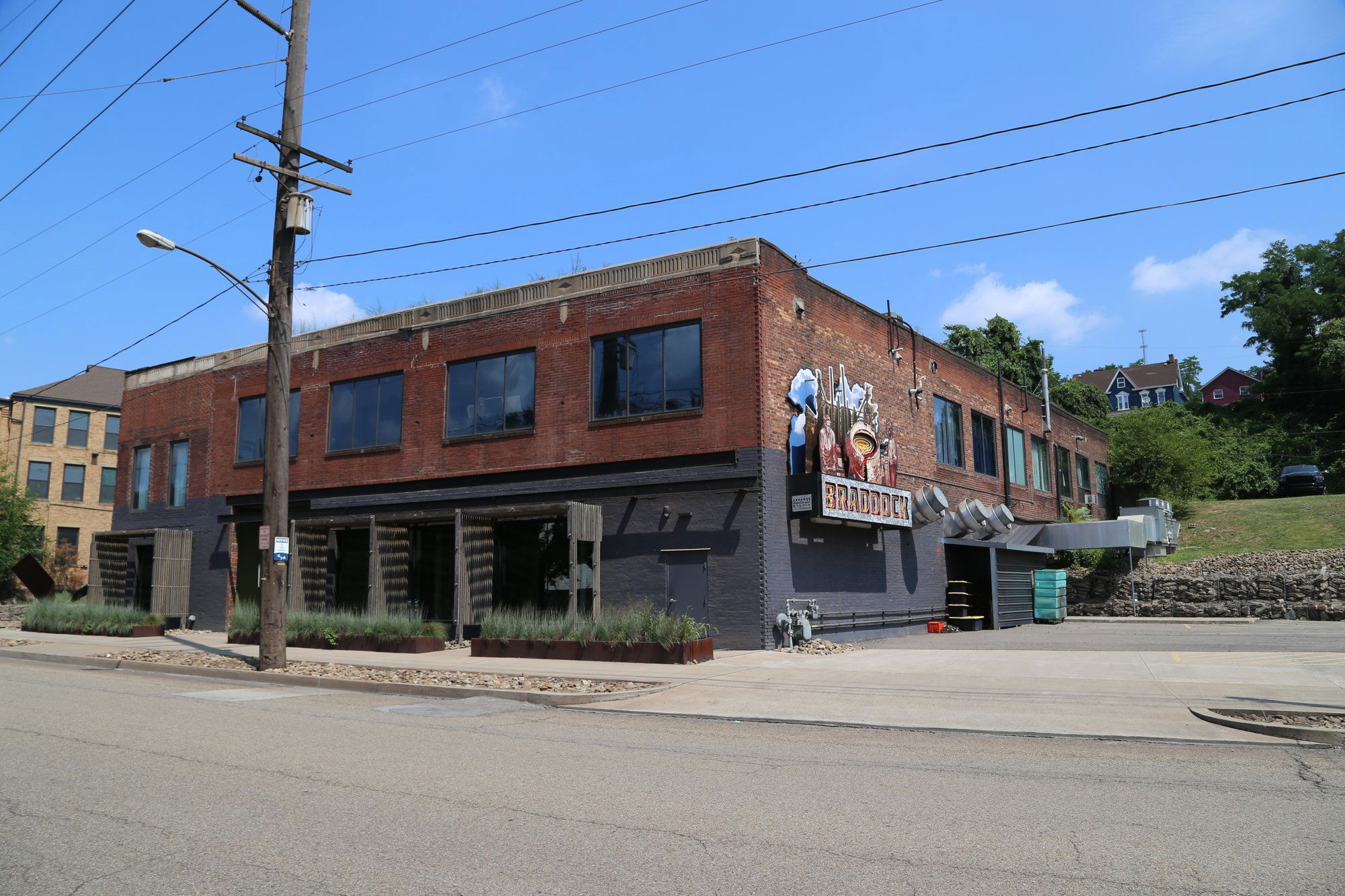 Superior Motors, Restaurant in Braddock