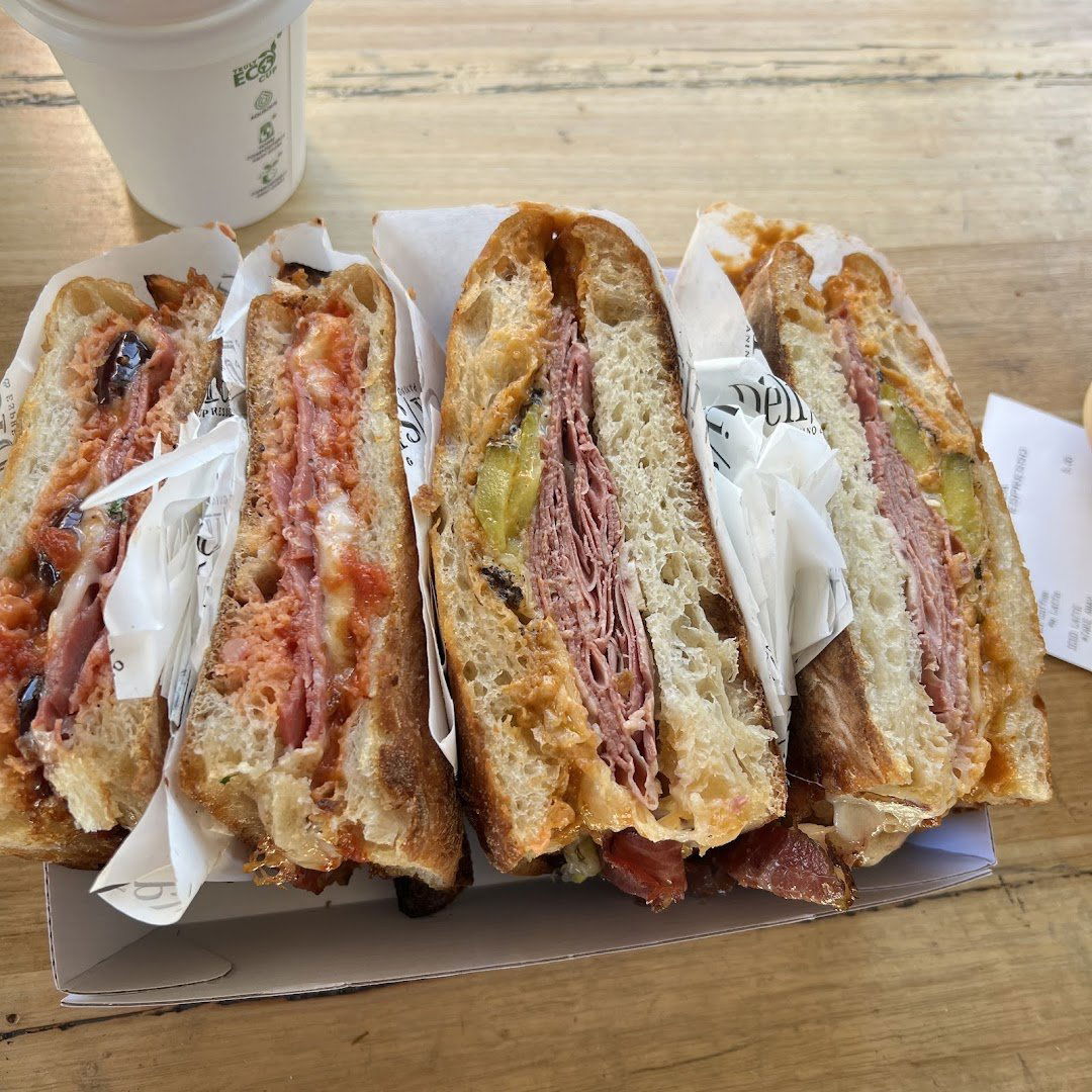 Delisia Panino & Espresso Sydney, Restaurant in Forest Lodge