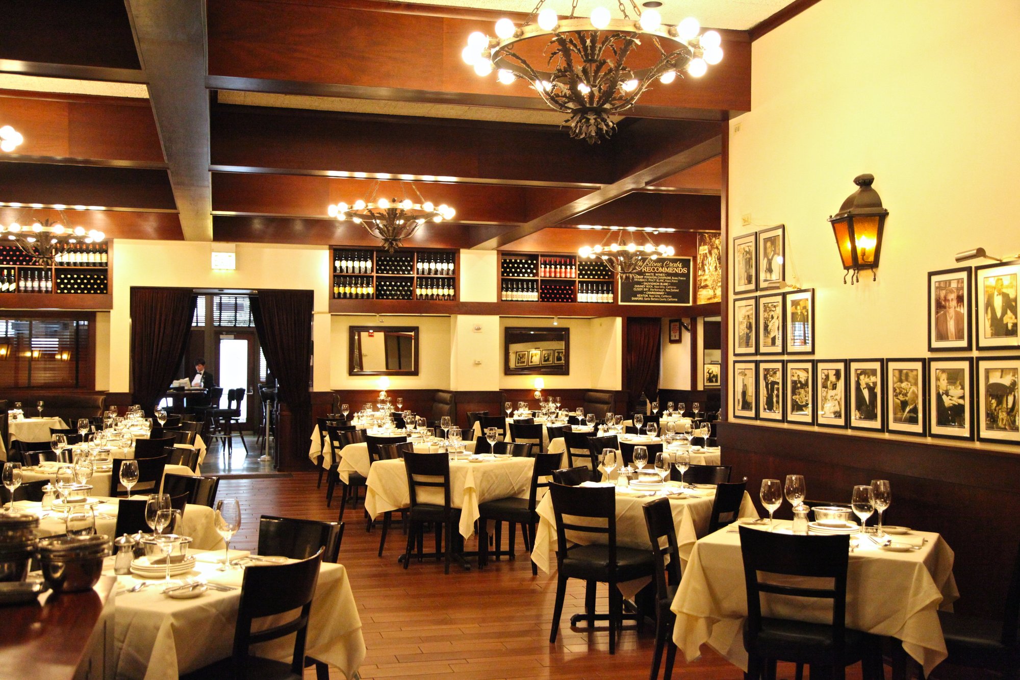 Joe's Seafood, Prime Steak & Stone Crab Chicago restaurant in Chicago, United States