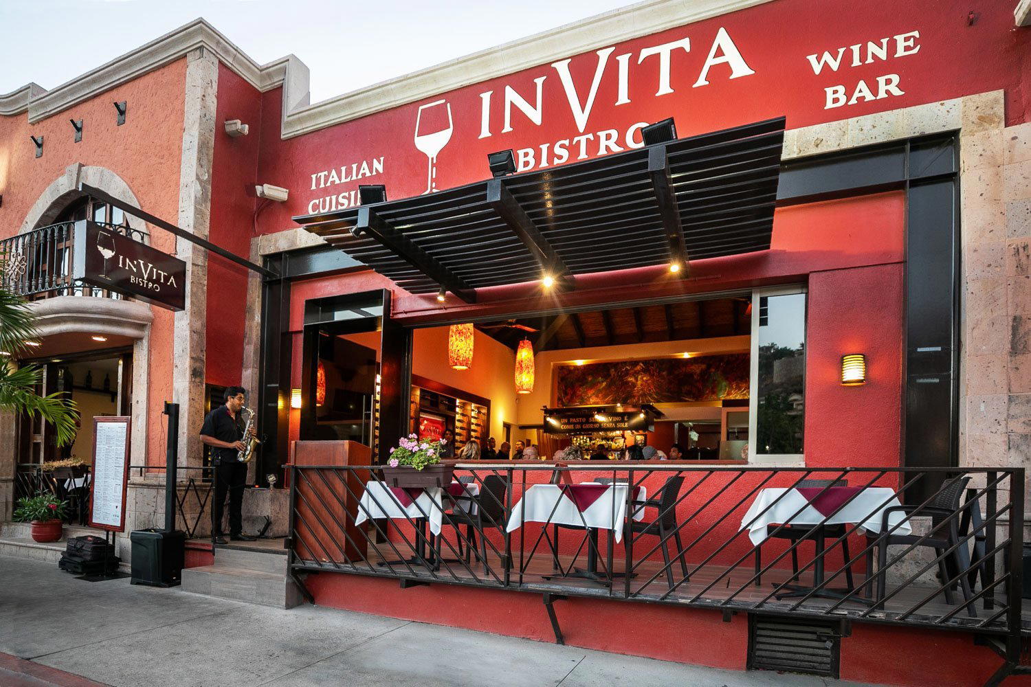 Invita Bistro restaurant in Cabo San Lucas