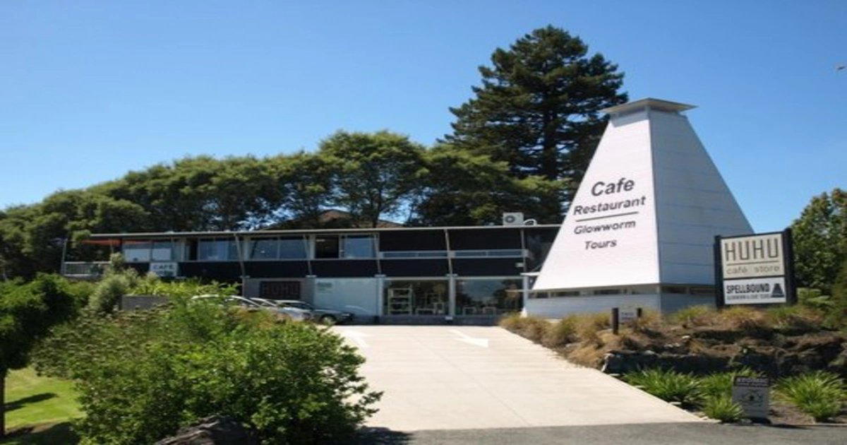 Huhu Cafe restaurant in Waitomo Caves