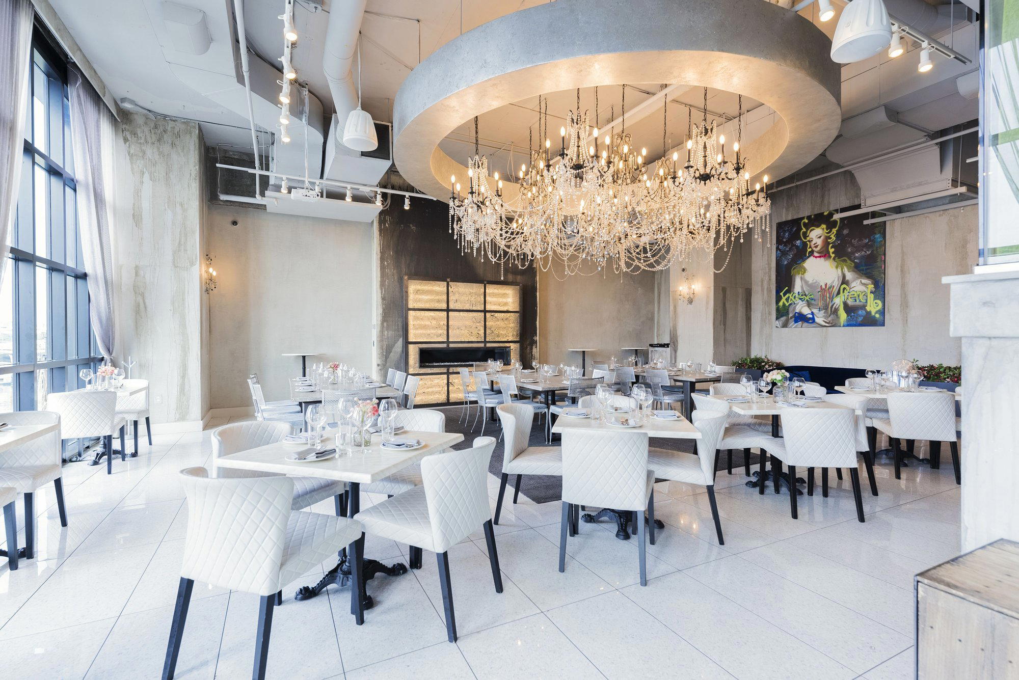 Chandelier restaurant in Washington