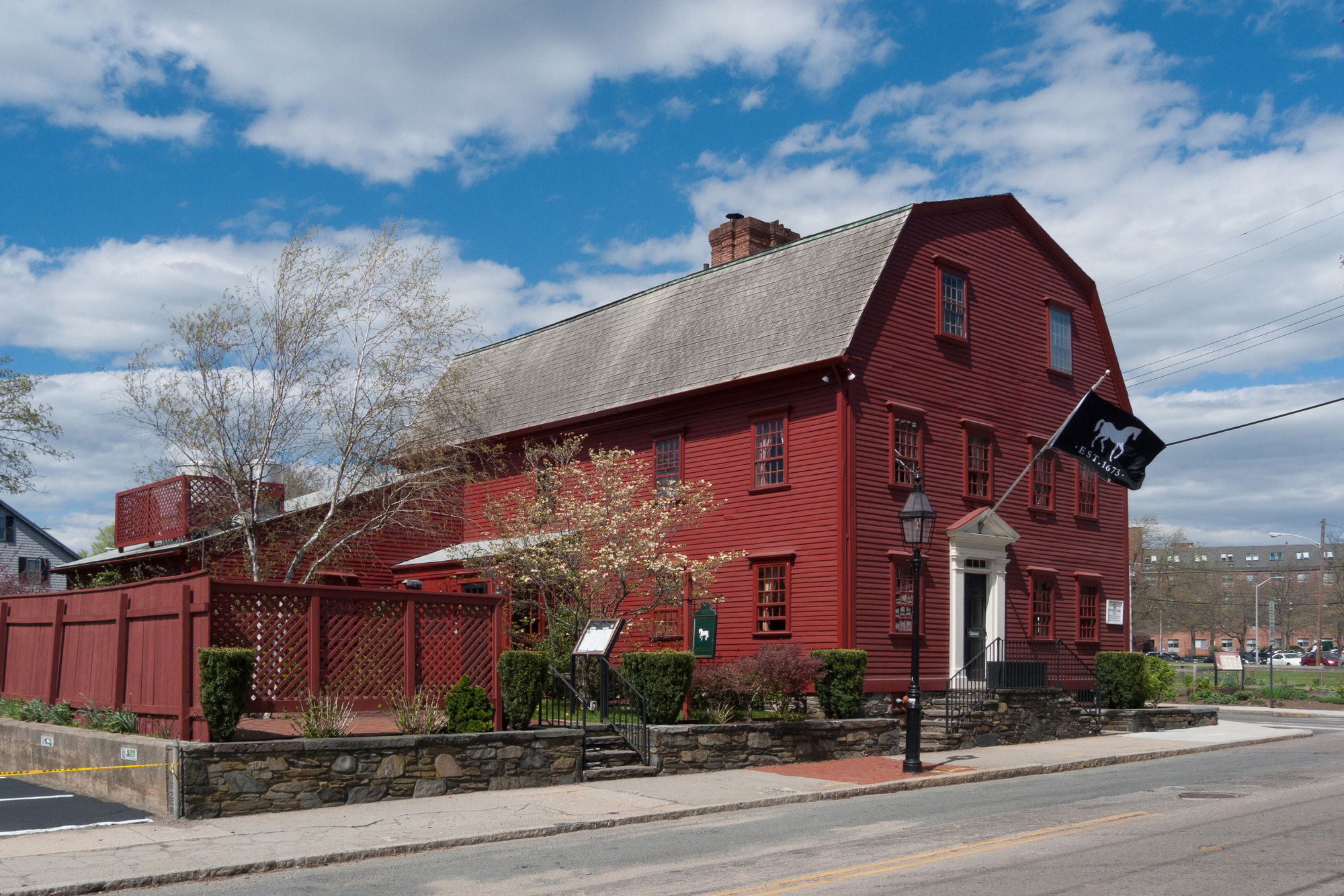 White Horse Tavern, Restaurant in Newport