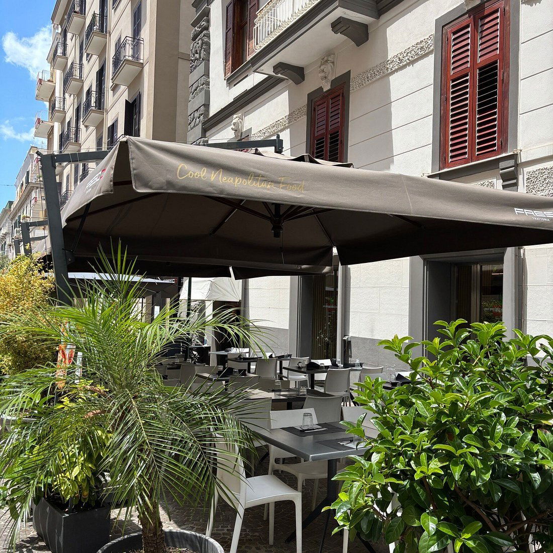 Fresco Trattoria Pizzeria restaurant in Naples, Italy