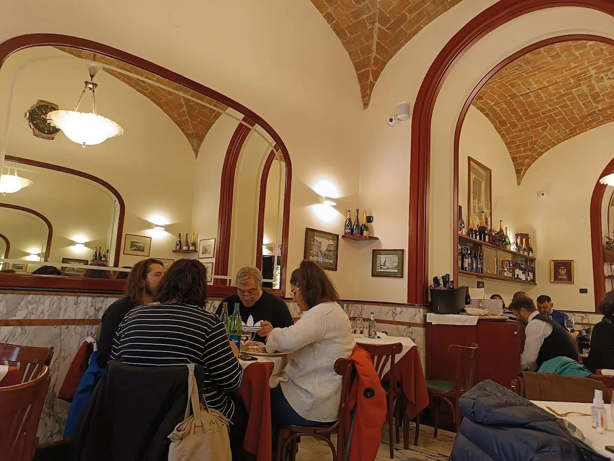 Pizzeria Gorizia 1916, Naples, Italy