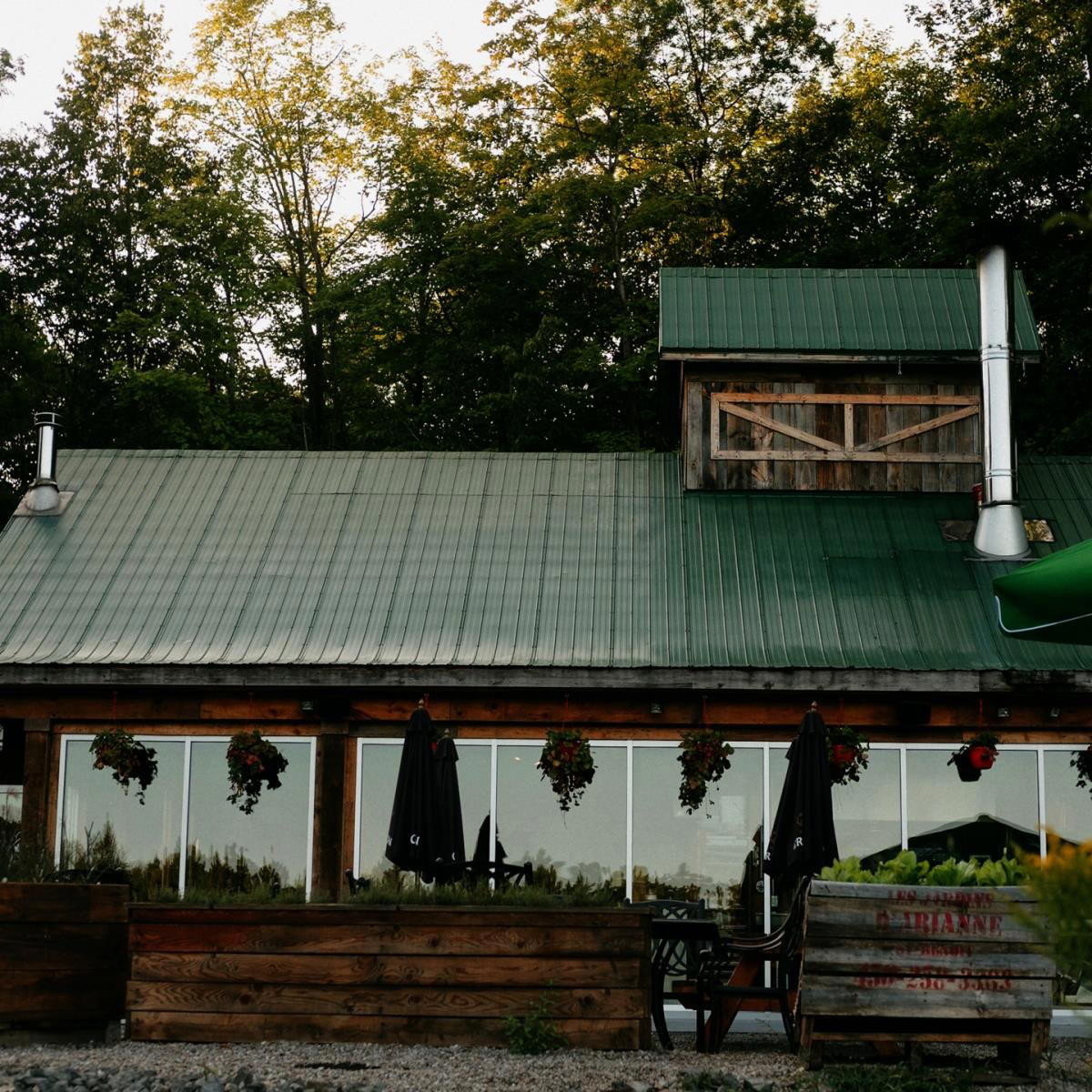 LA CABANE D’À CÔTÉ, Mirabel, Canada