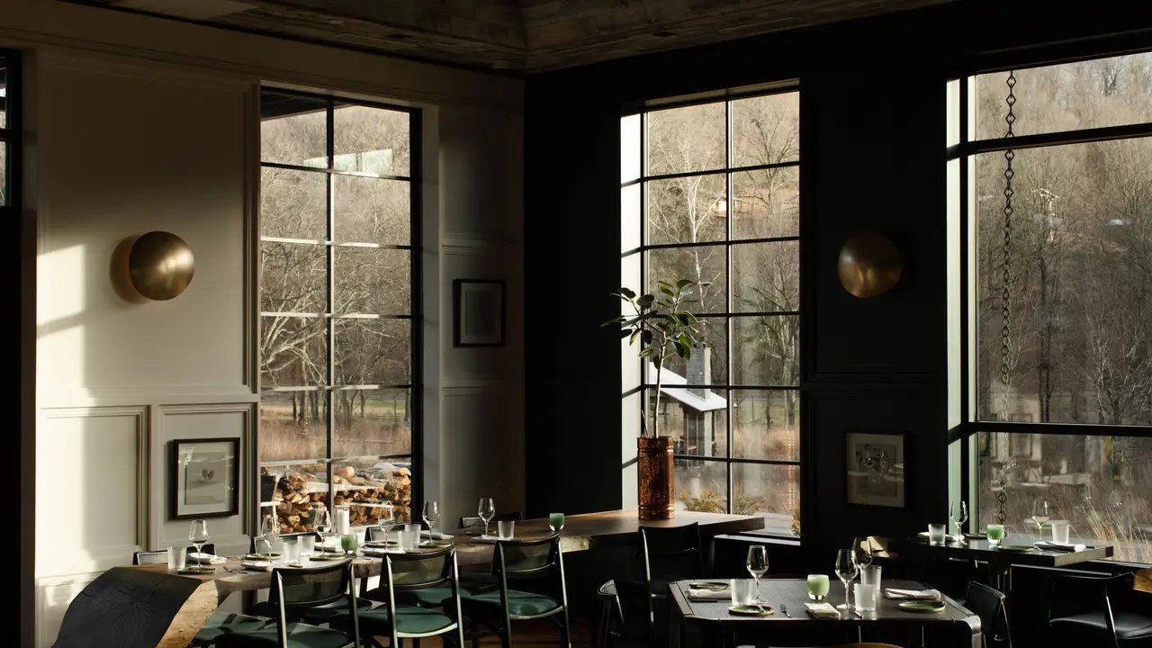 January, Restaurant in Franklin