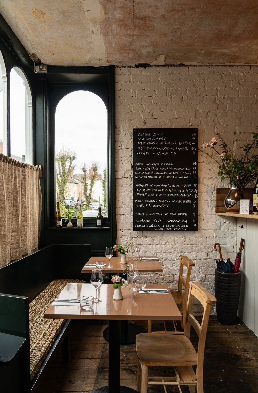 Post restaurant in Newnham, United Kingdom