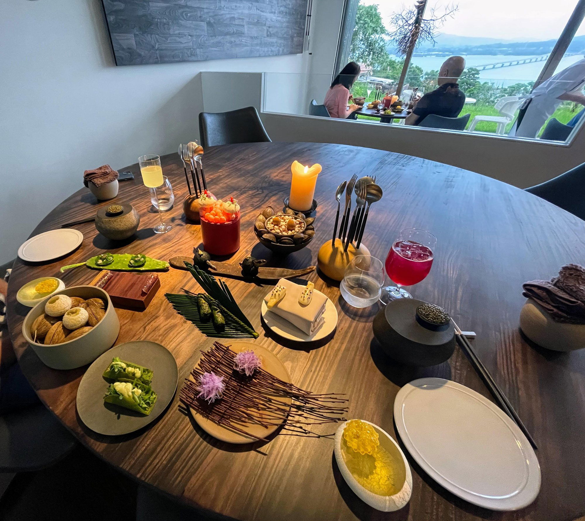 6 restaurant in Okinawa, Japan