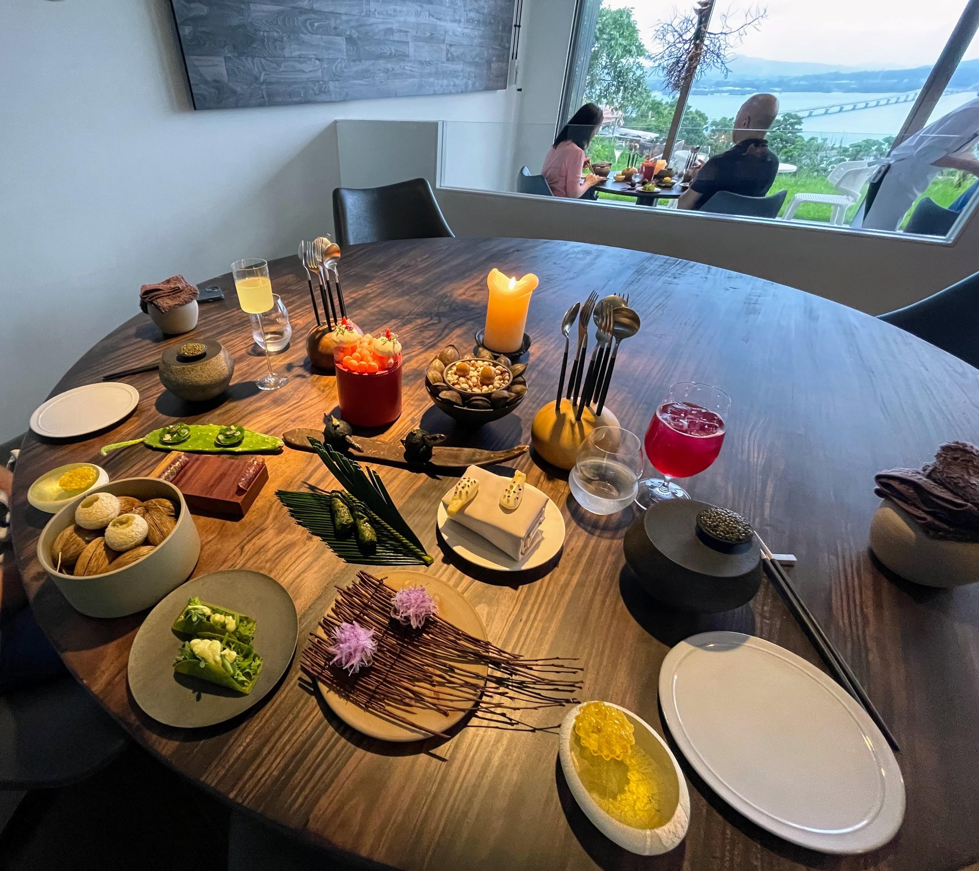 6 restaurant in Okinawa, Japan