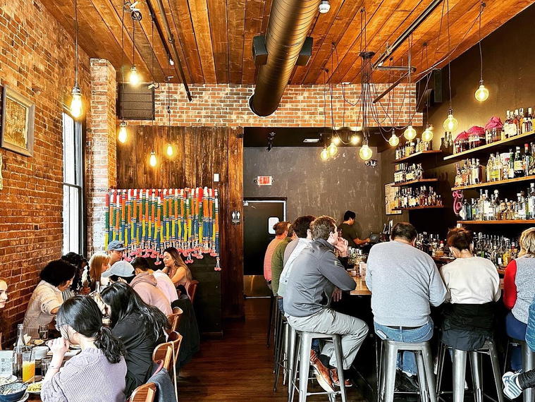 Mahaniyom, Brookline, United States
