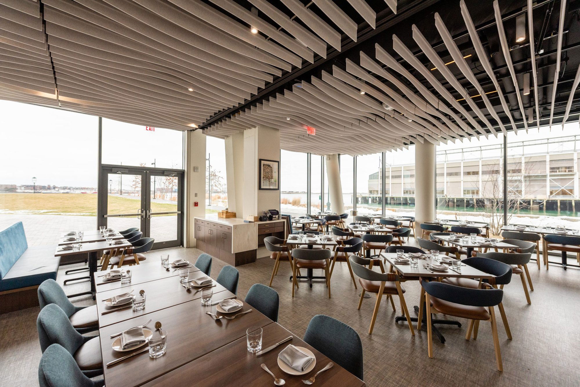 Woods Hill Pier 4, Restaurant in Boston