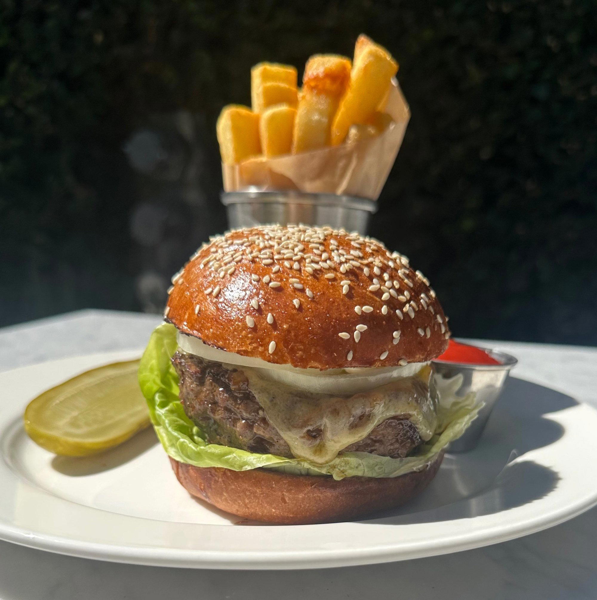 Dingles Public House restaurant in San Francisco, United States
