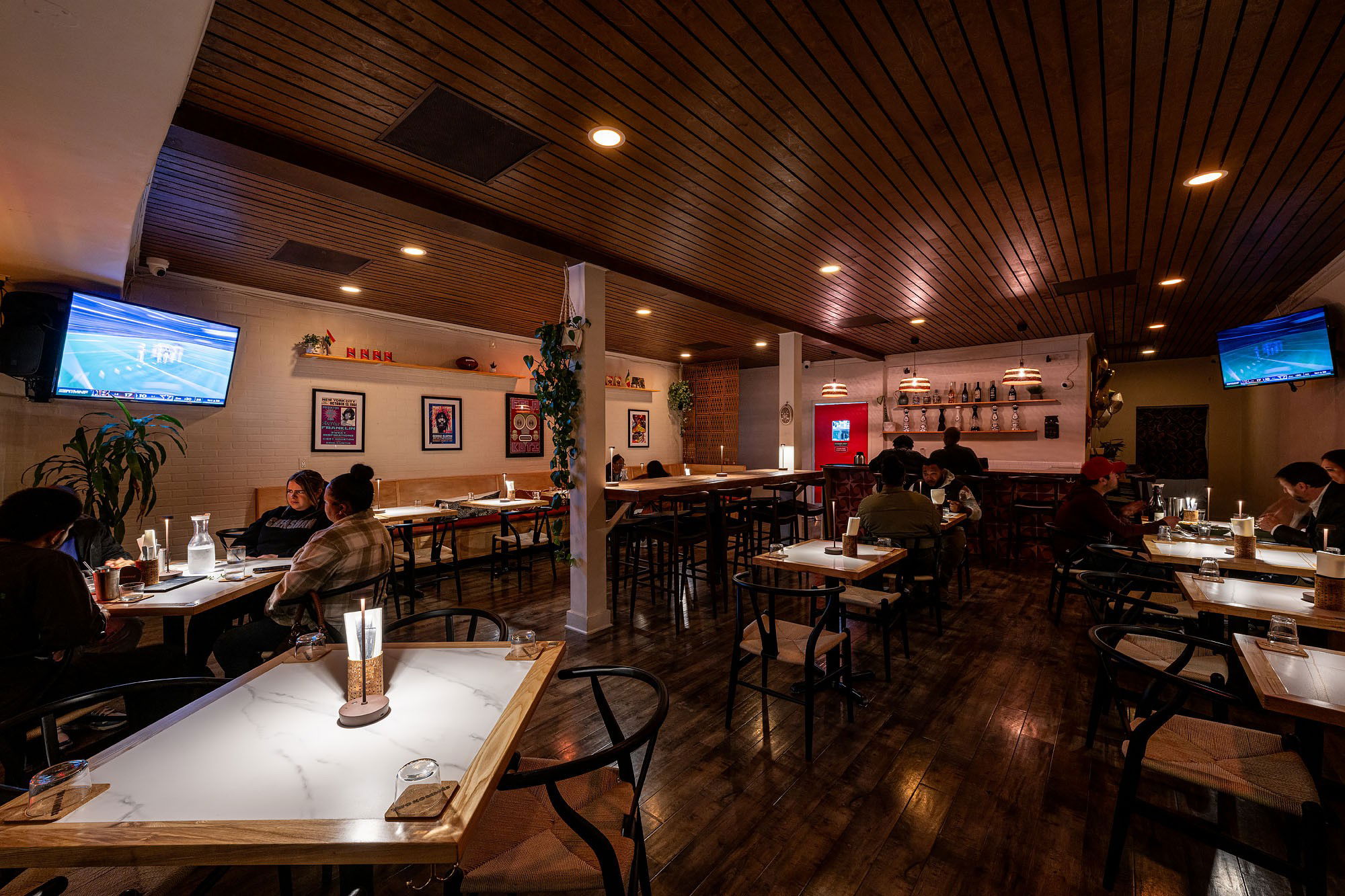 Two Hommés restaurant in Los Angeles