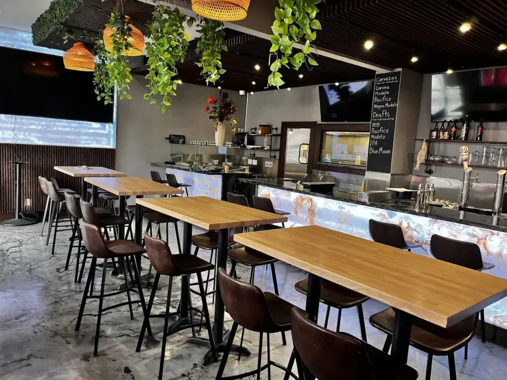 Ruta 15 Ceviche Bar & Mexican Kitchen restaurant in Los Angeles