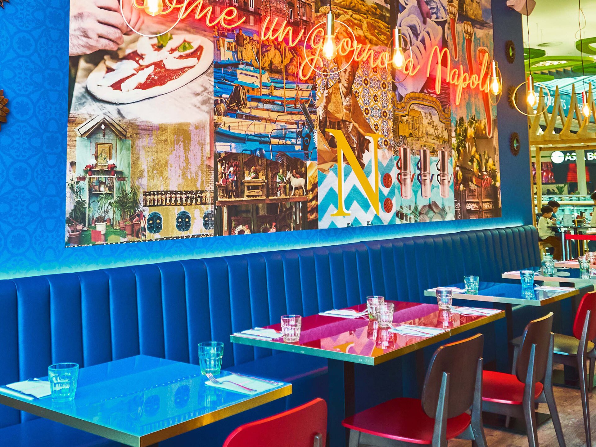 Rossopomodoro restaurant in Naples