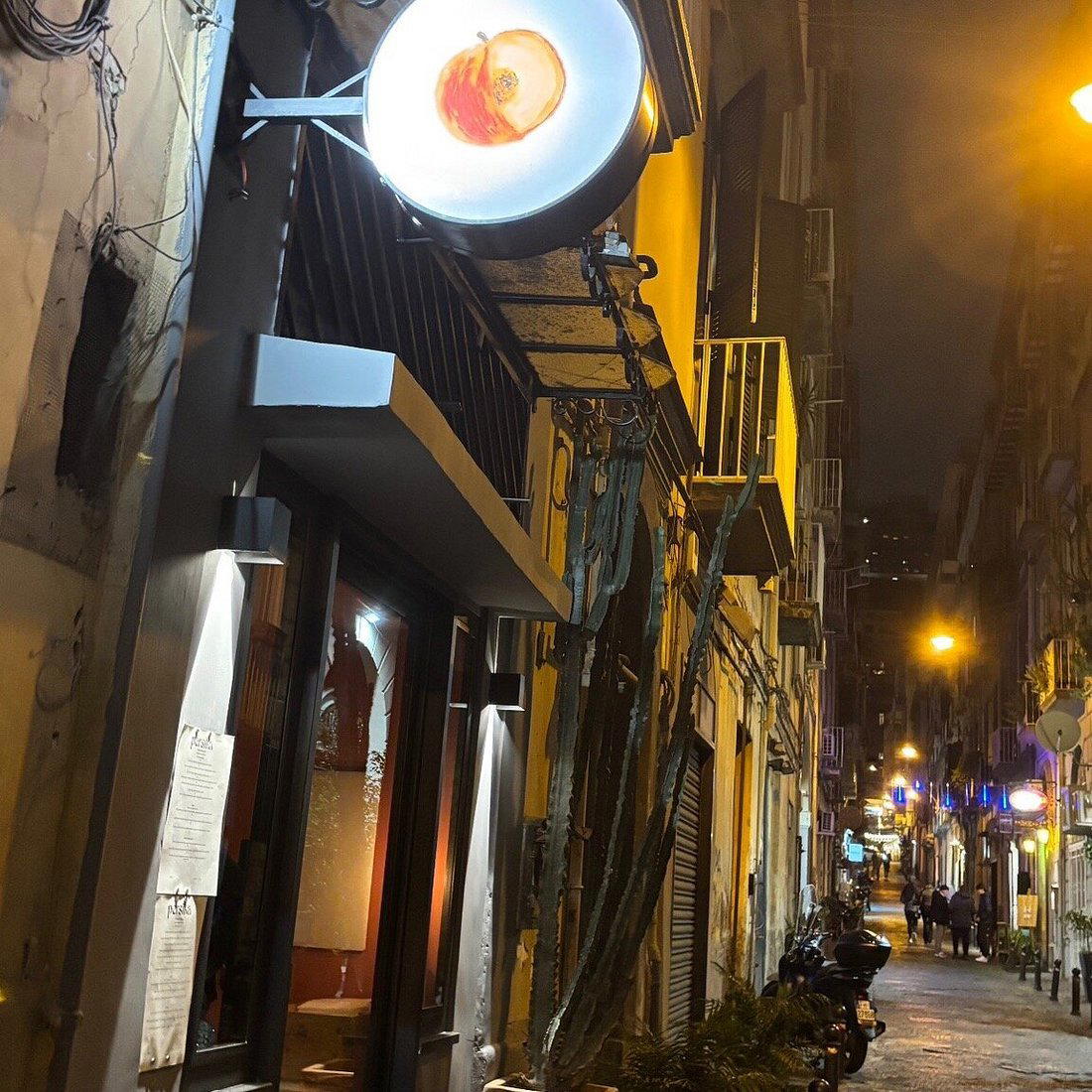Persika, Naples, Italy