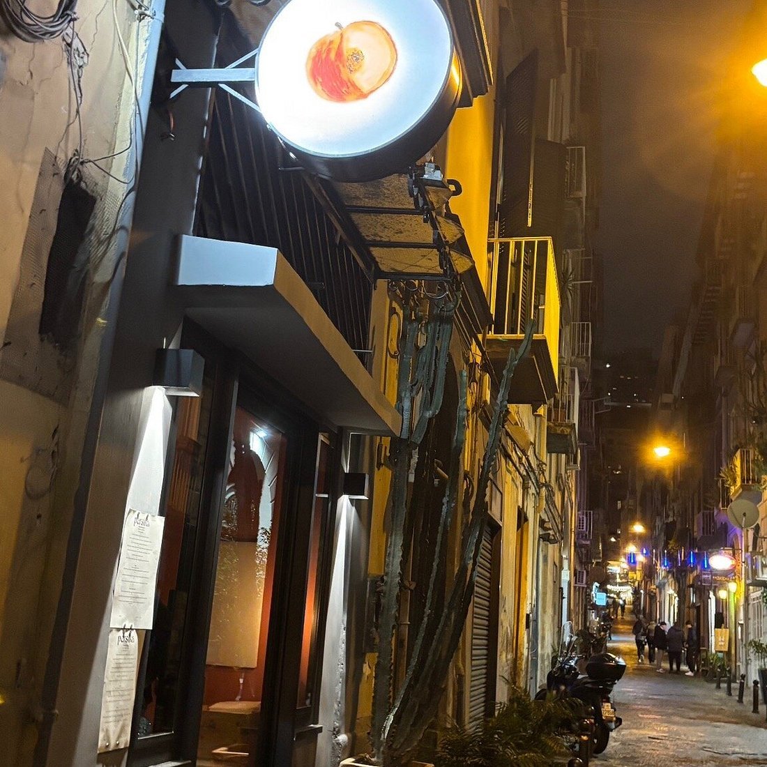 Persika, Restaurant in Naples
