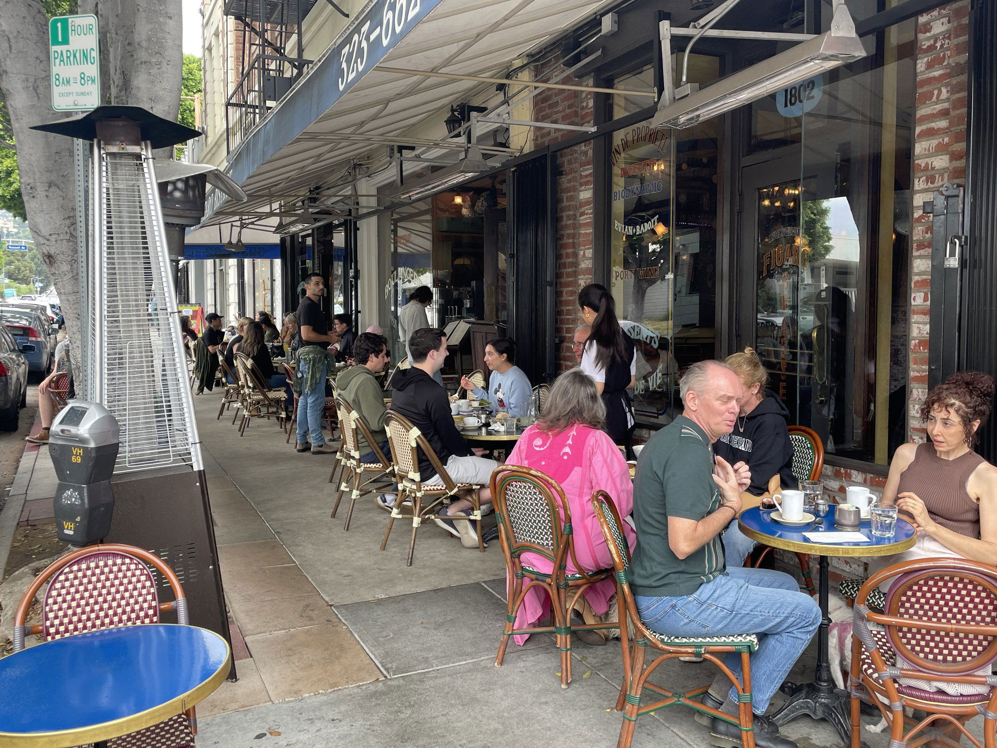 Figaro Bistrot restaurant in Los Angeles