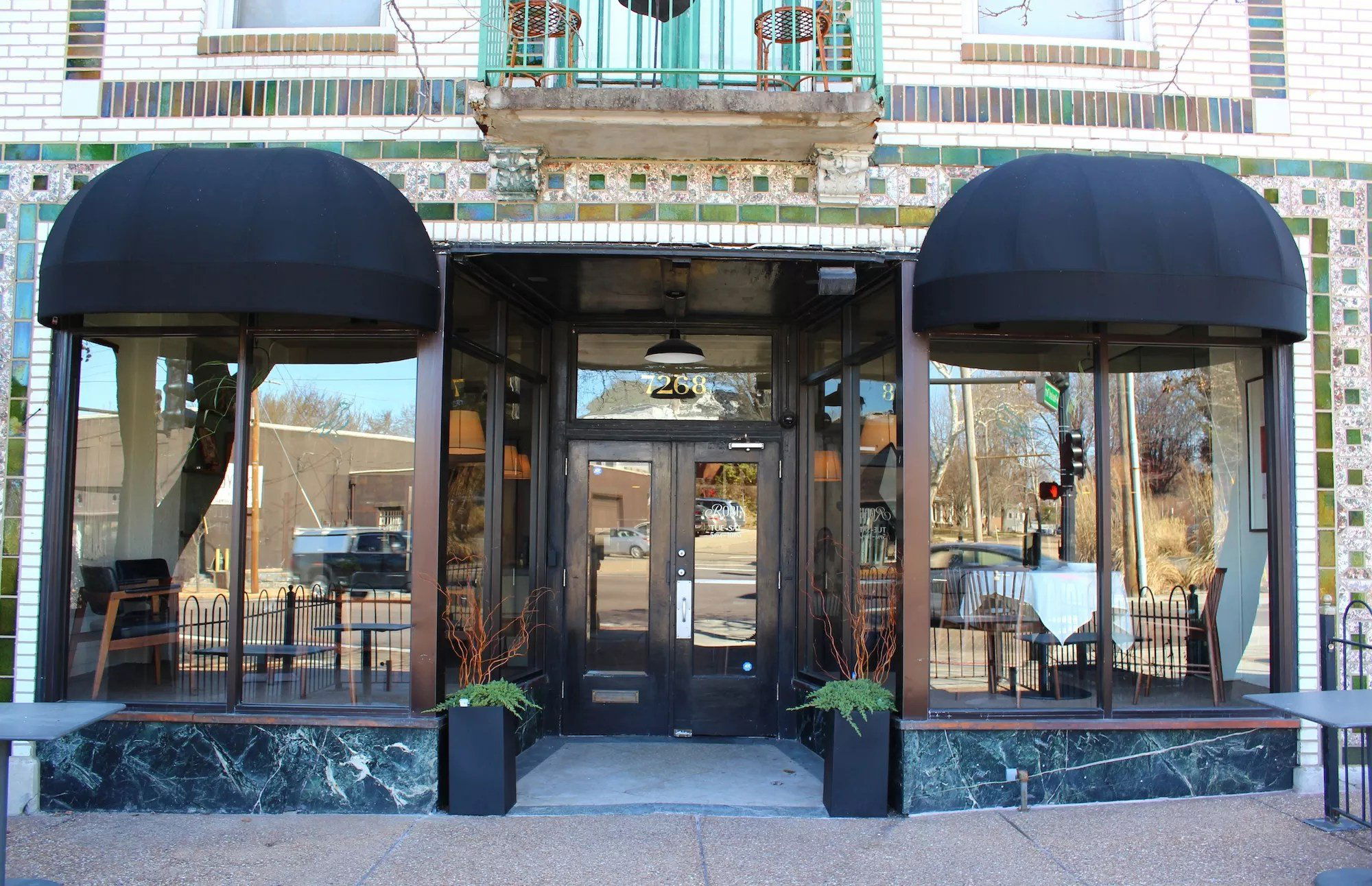 Robin, Restaurant in St Louis