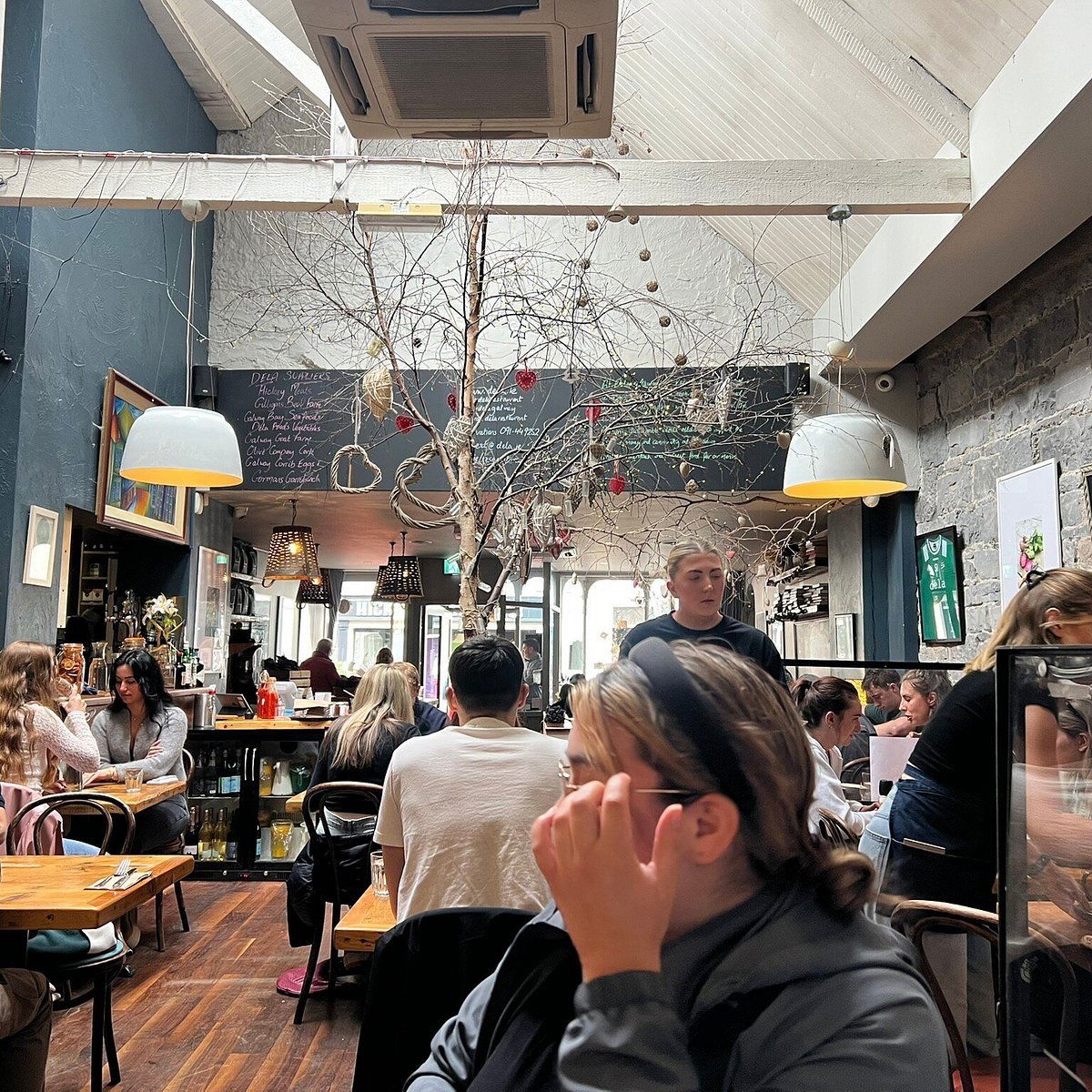 Dela, Restaurant in Galway