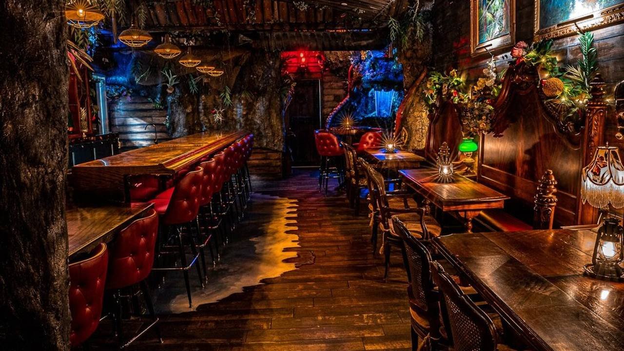 Strong Water, Restaurant in Anaheim