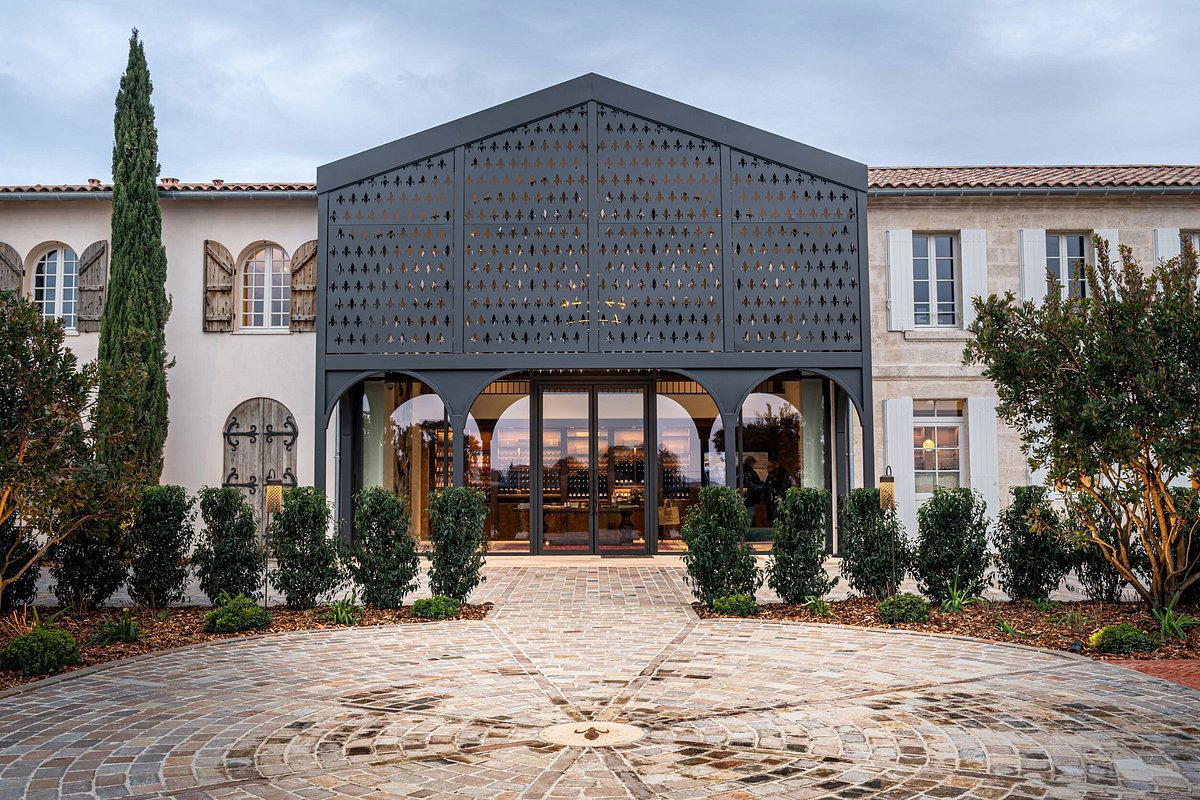 Château Adaugusta winery in Saint Hippolyte