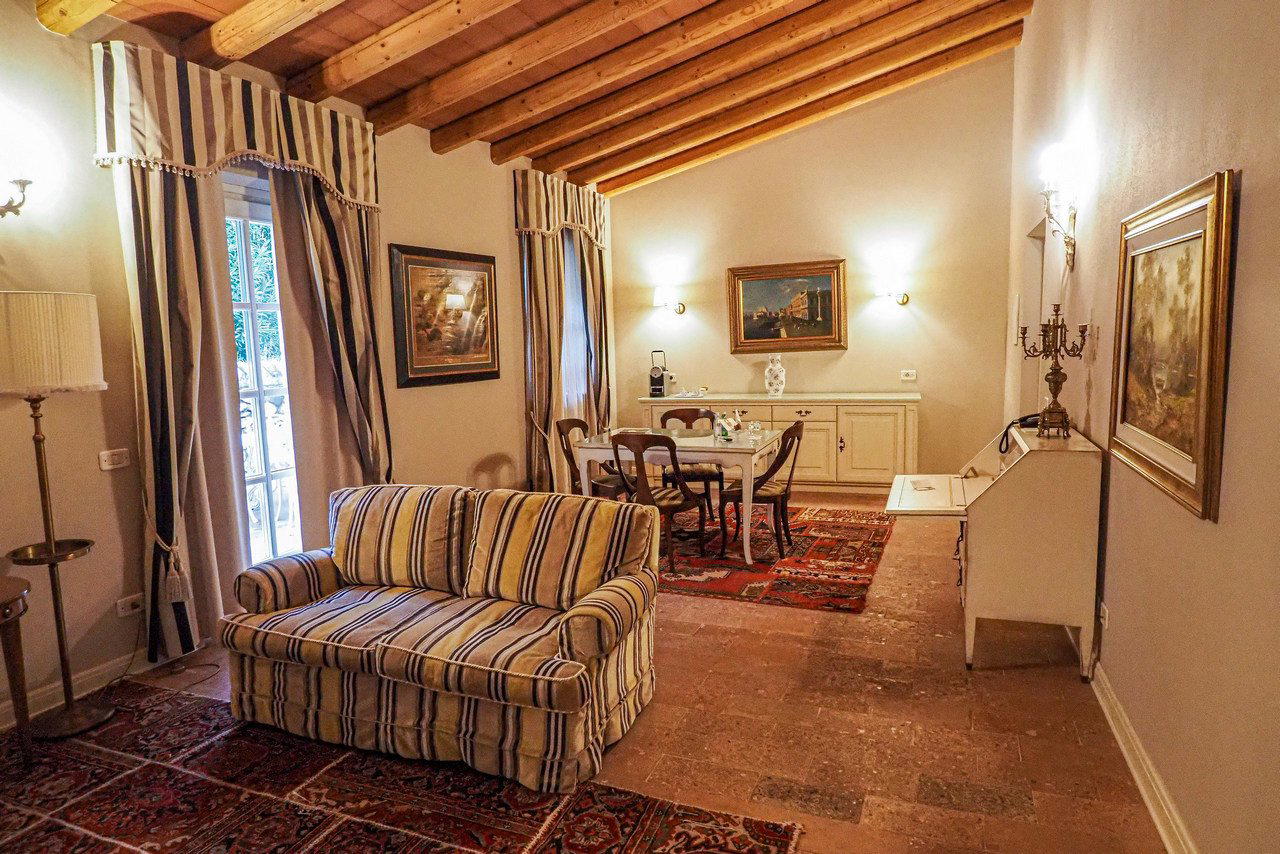 Alice - Life Is A Bubble winery in Vittorio Veneto, Italy