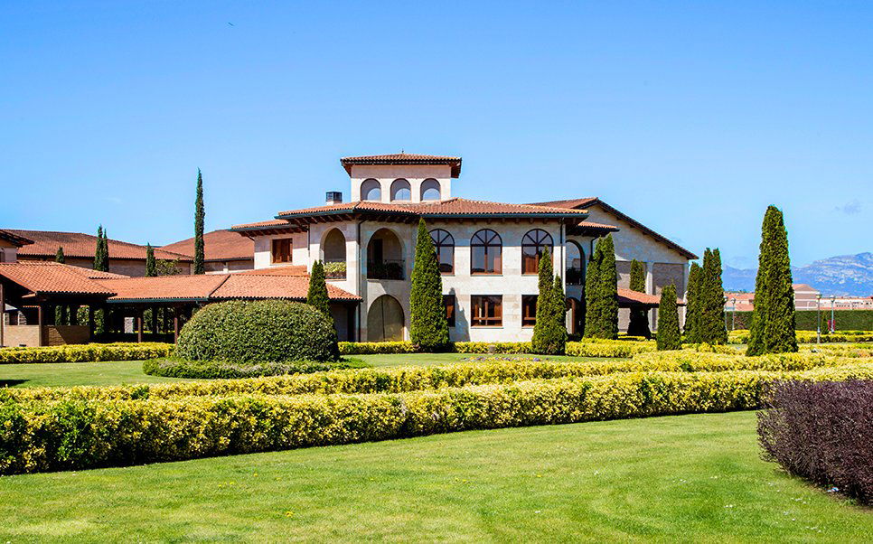 Bodegas Altanza, Winery in Fuenmayor