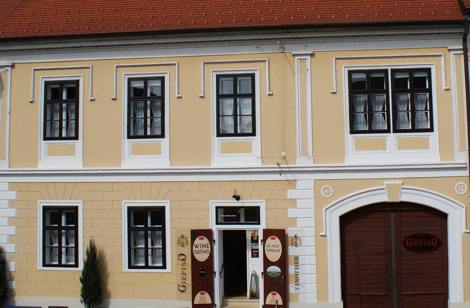 Weingut Giefing winery in Rust