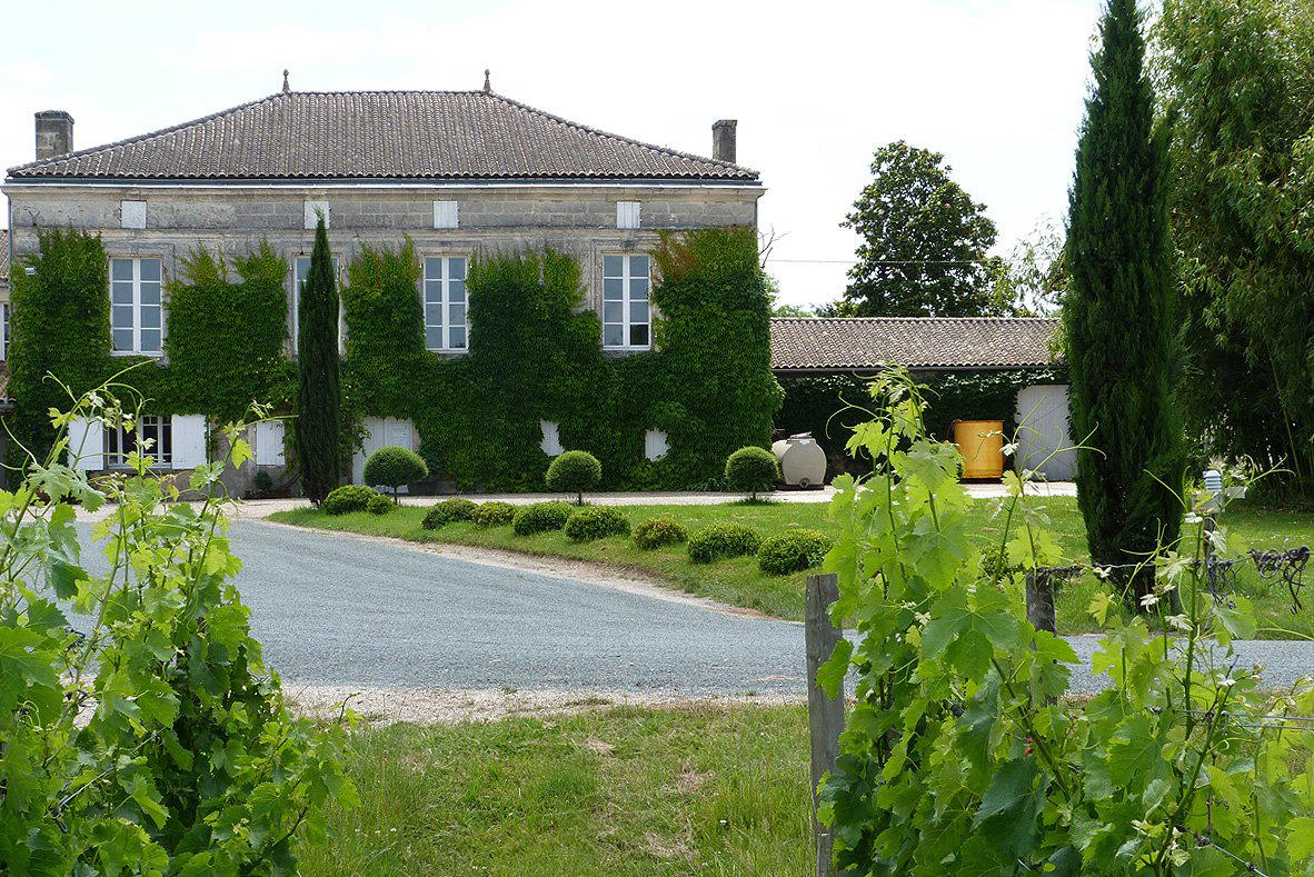Château Fougas winery in Lansac