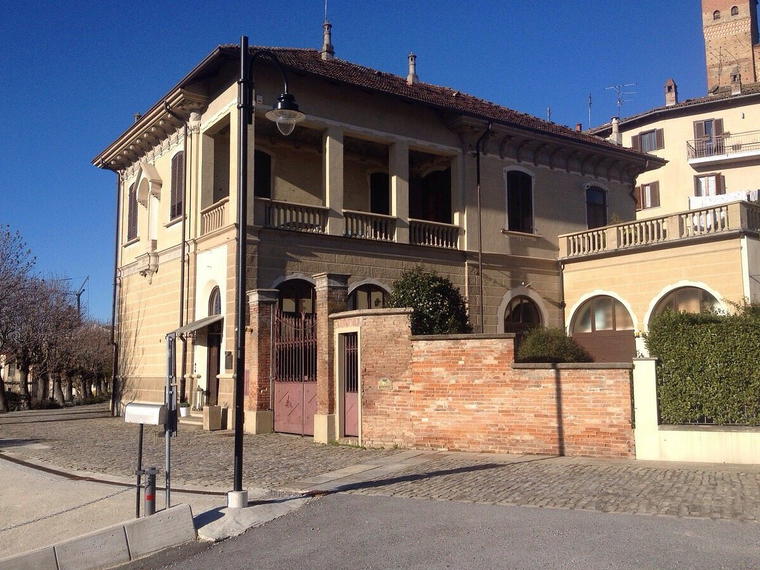 Azienda Agricola Sukula, Serralunga d'Alba, Italy
