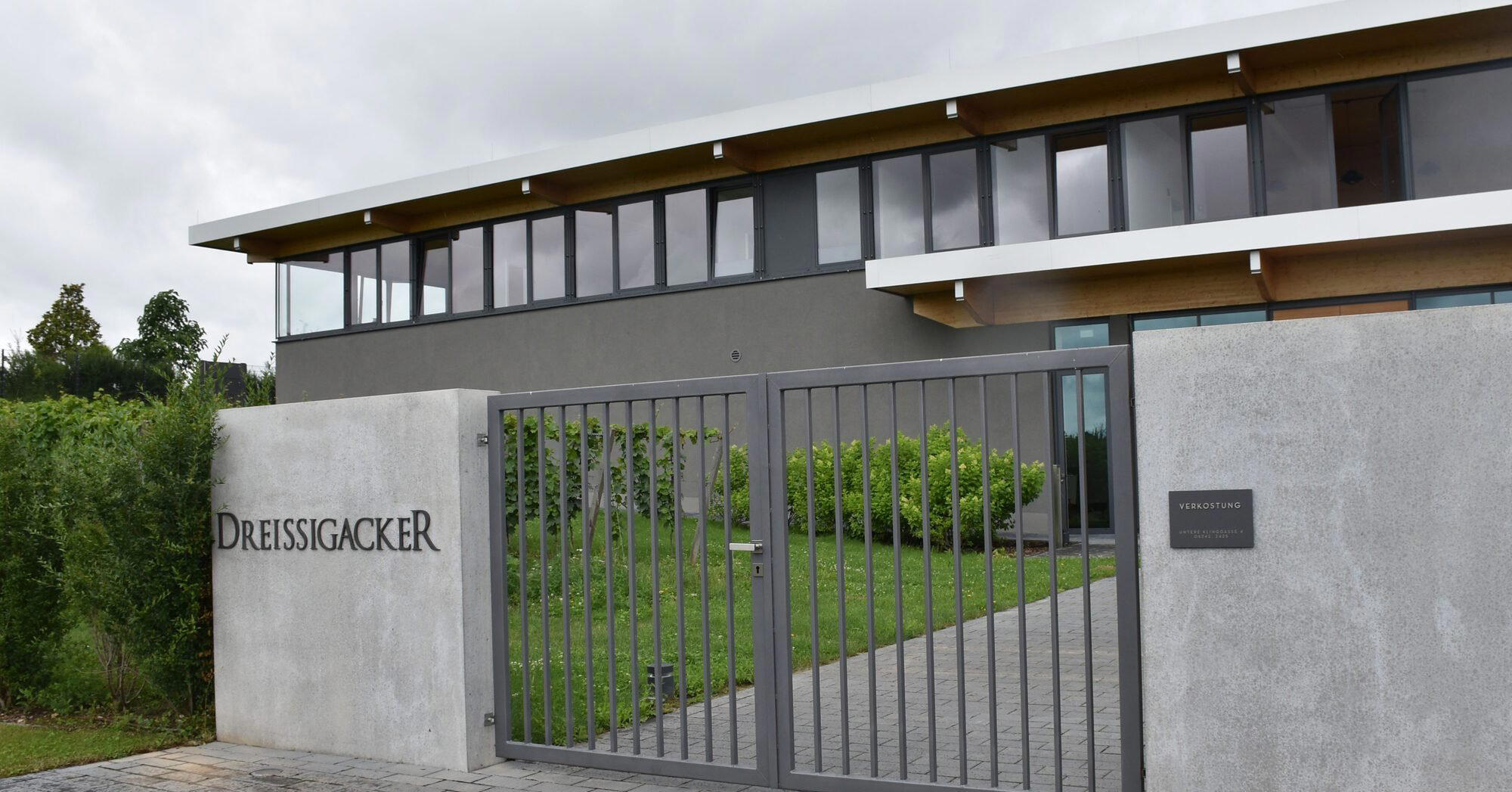 Weingut Dreissigacker winery in Bechtheim