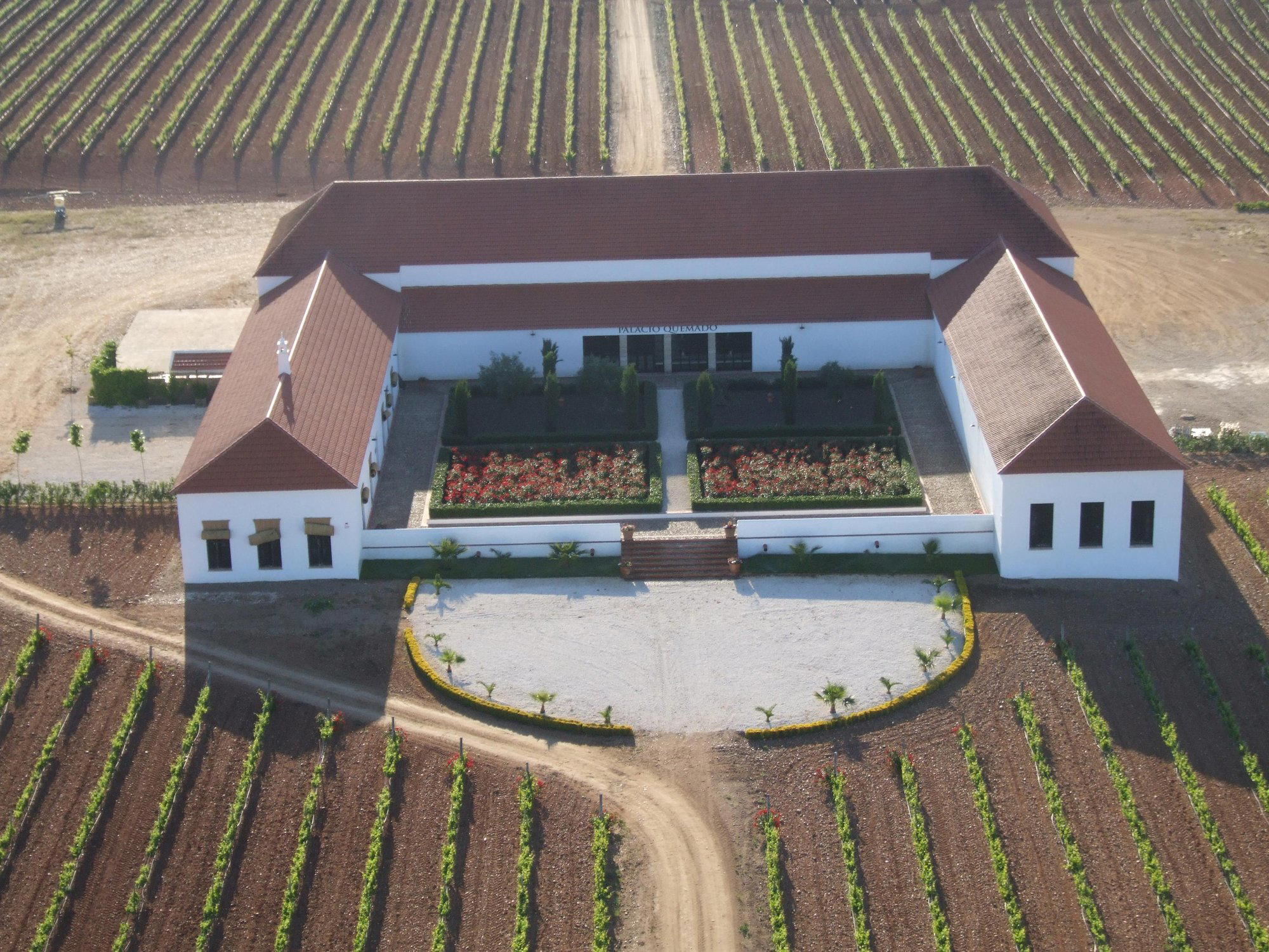 Palacio Quemado winery in Alange
