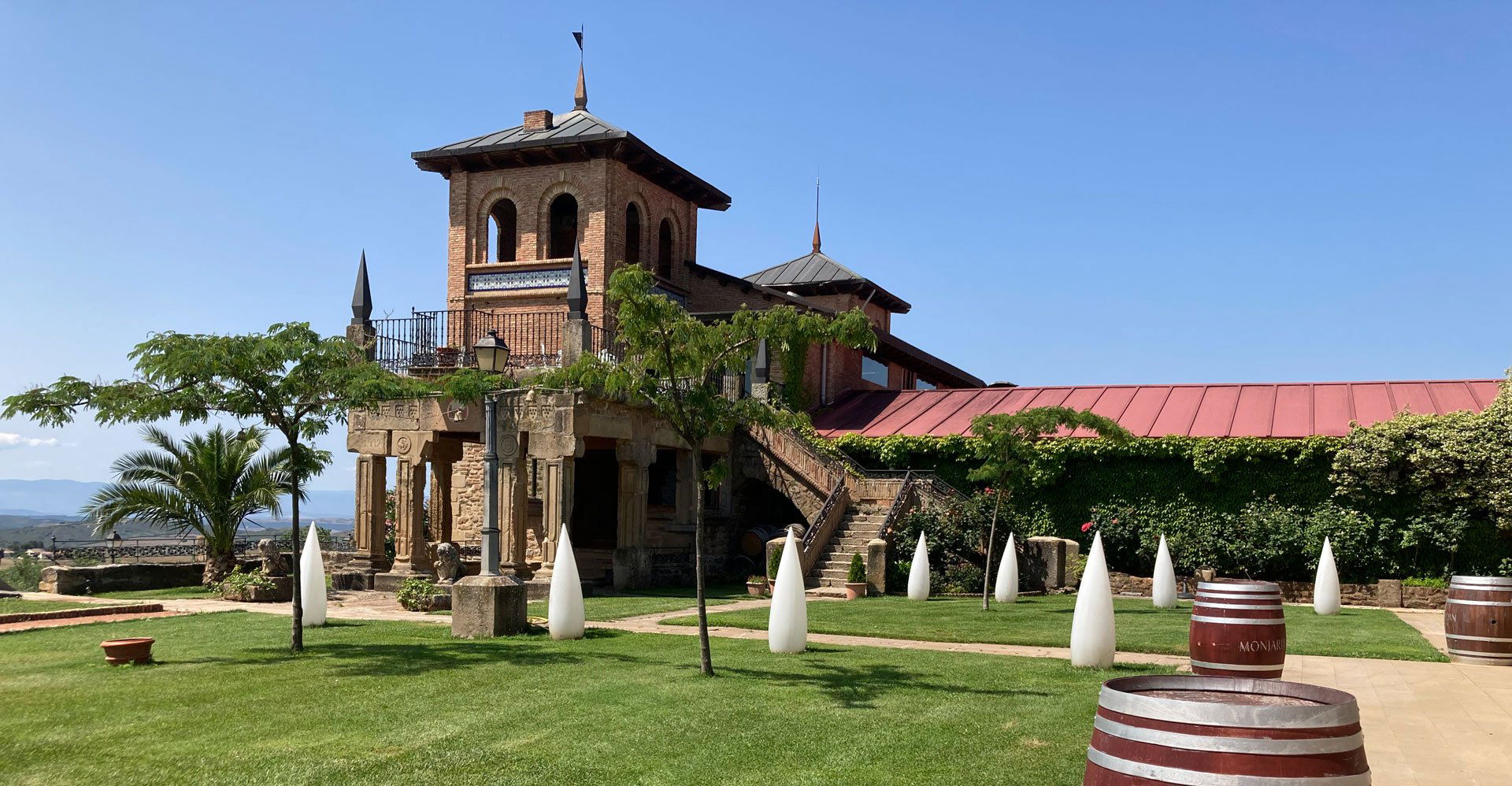 Castillo de Monjardin, Winery in Villamayor De Monjardin Navarra