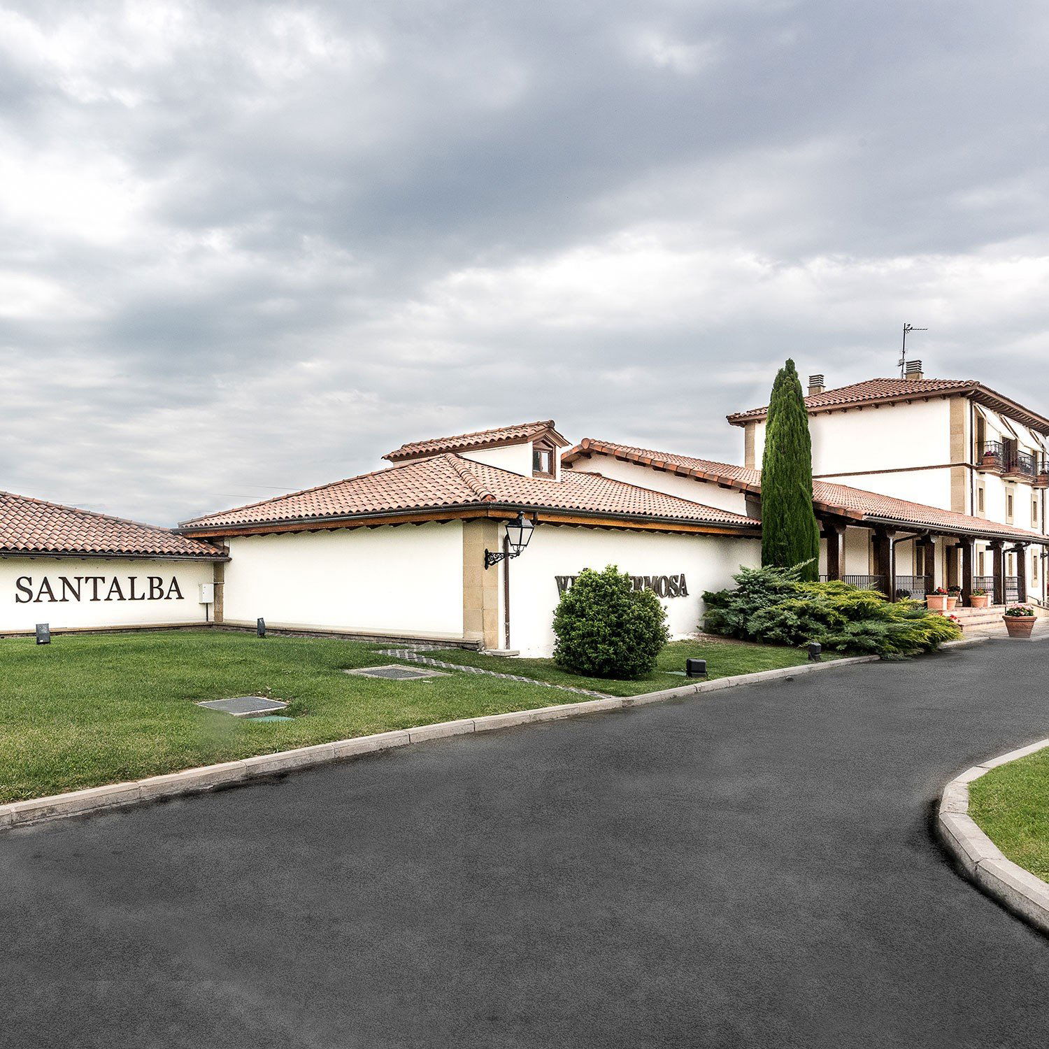 Bodegas Santalba, Winery in Gimileo
