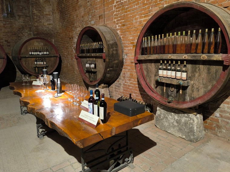 Castello di Uviglie, Rosignano Monferrato, Italy