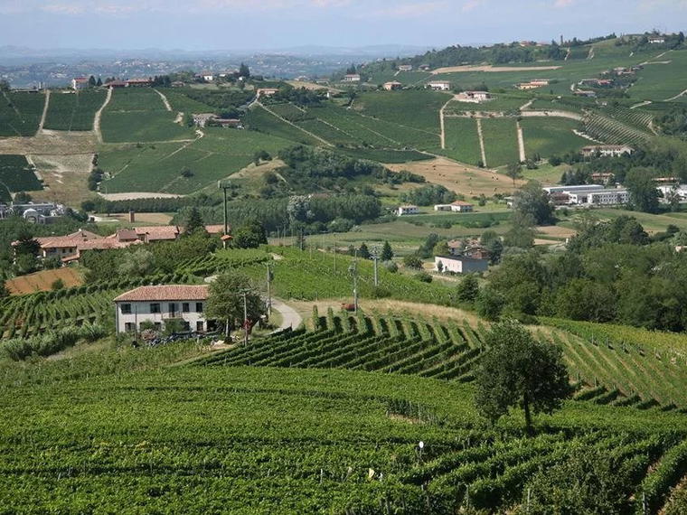 Gianni Doglia, Castagnole Delle Lanze, Italy