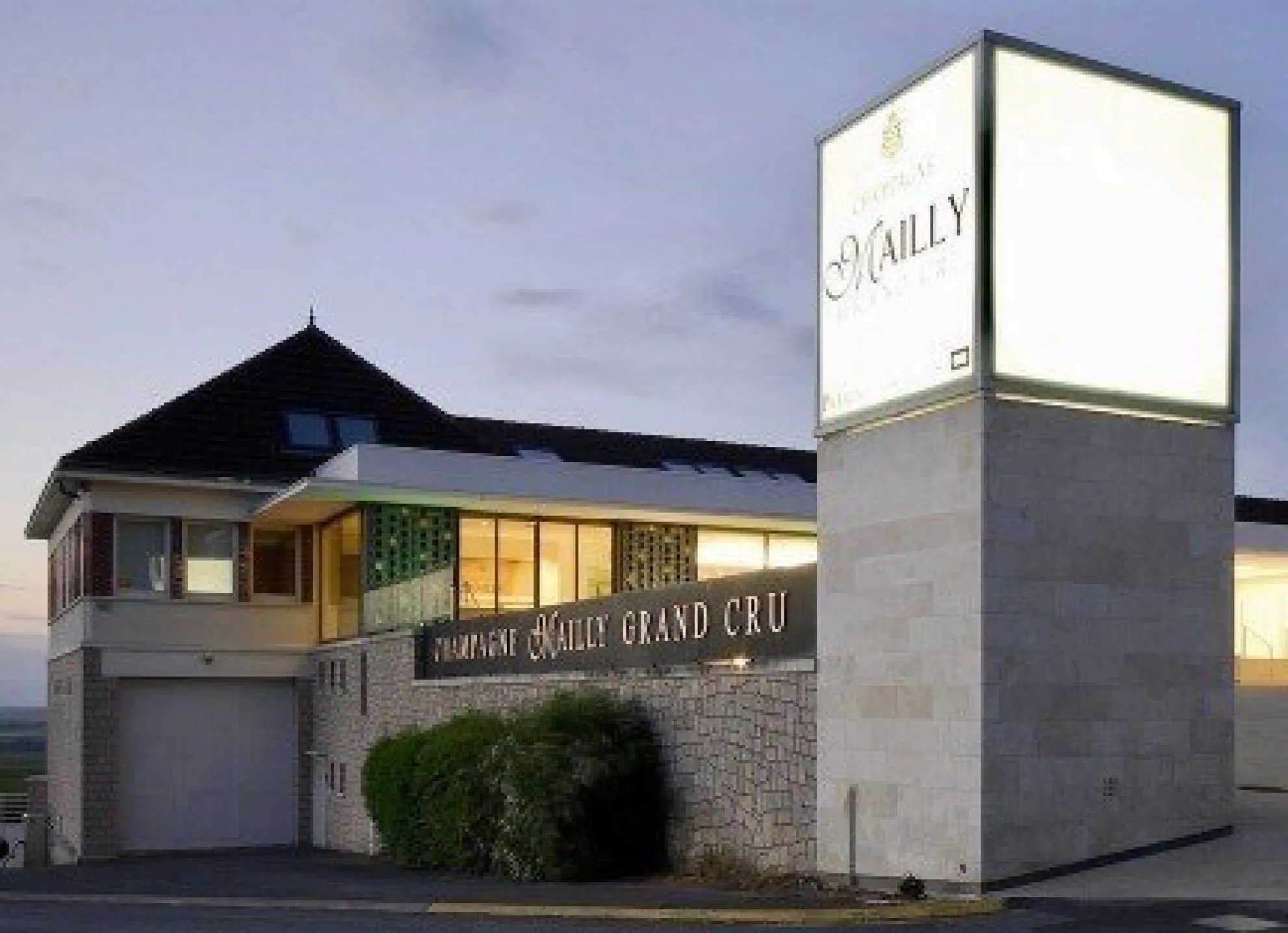 Champagne Mailly Grand Cru, Winery in Mailly Champagne
