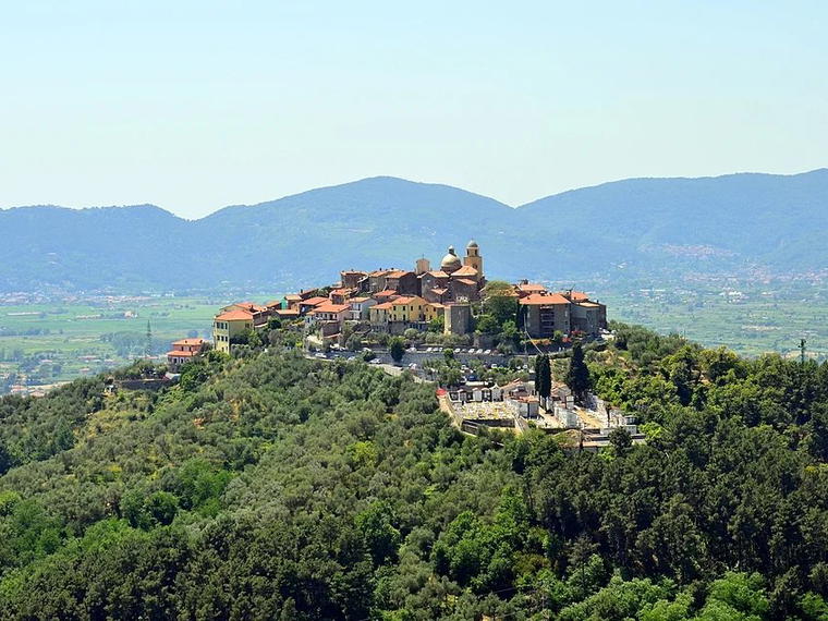 Cantine Lunae Bosoni, Luni, Italy