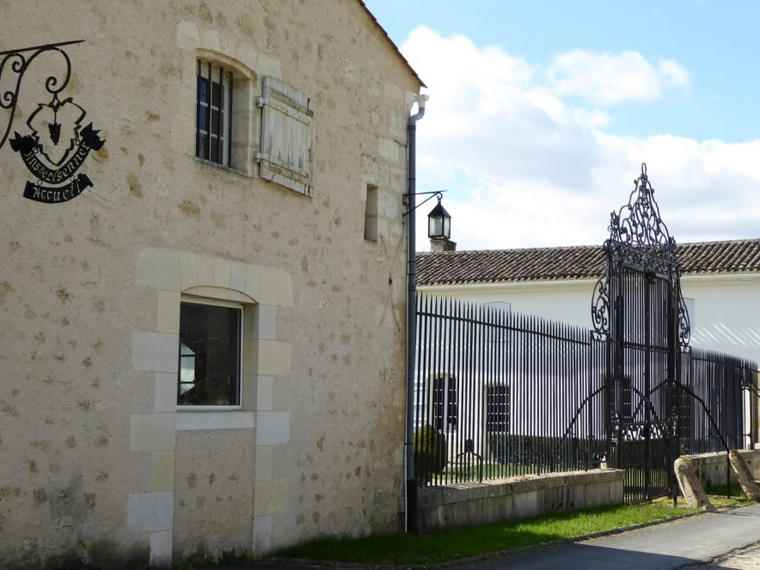 Chateau Lisennes, Tresses, France