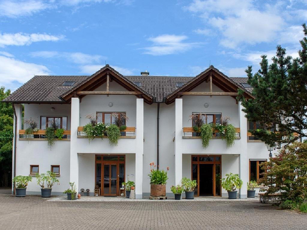 Weingut am Fürstweg winery in Heuchelheim Klingen