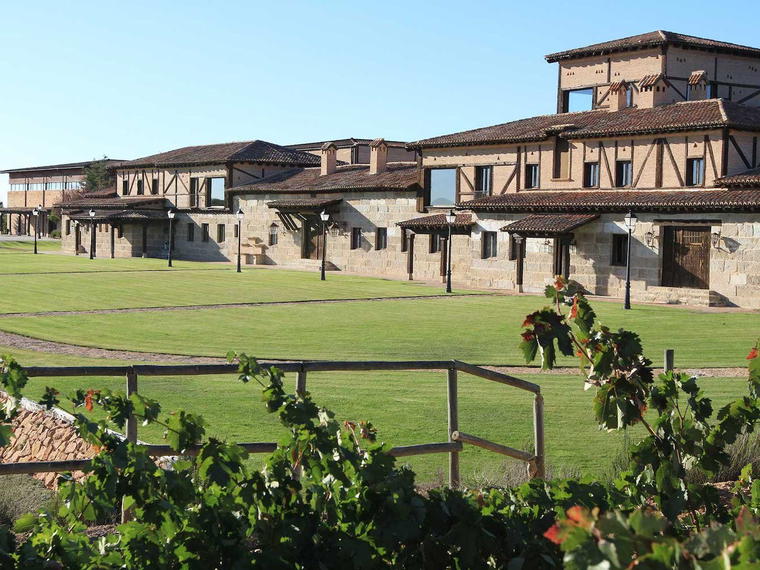 Bodegas Torrederos, Fuentelisendo, Spain