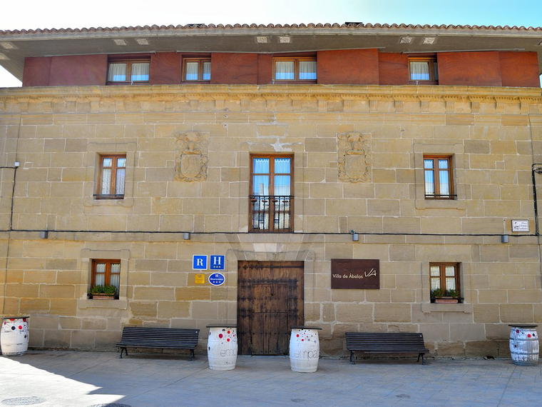 Bodegas Puelles, Abalos, Spain