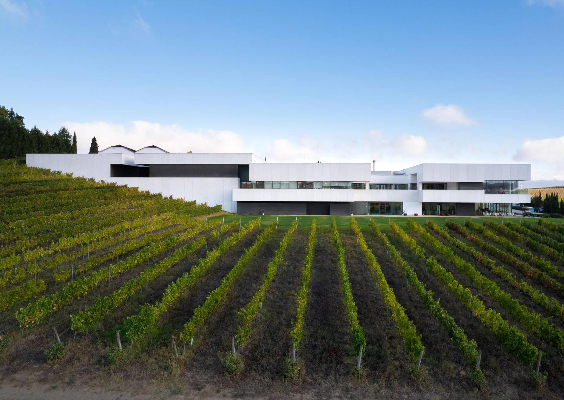 Casa Santos Lima winery in Aldeia Galega Da Merceana