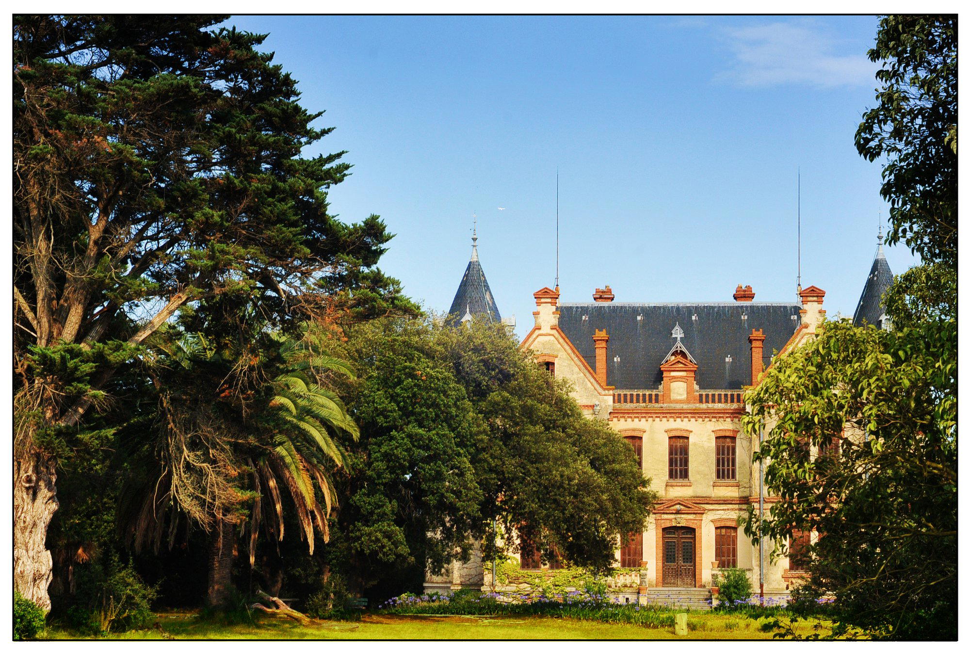 Château L'Esparrou winery in Canet En Roussillon
