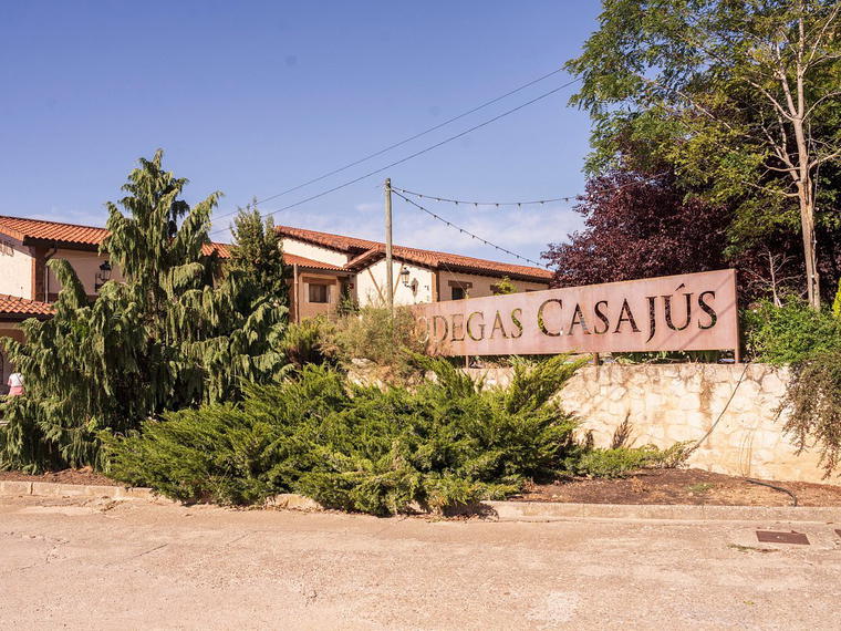 Bodegas Casajús, Burgos, Portugal