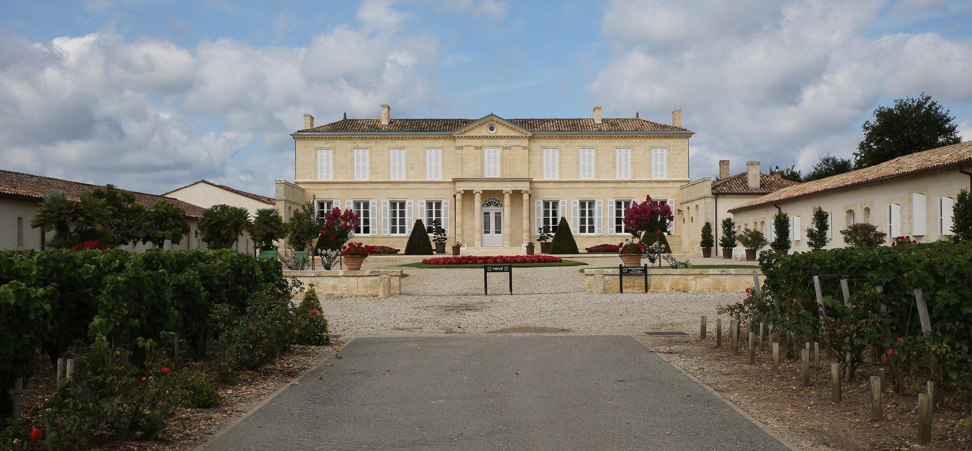 Château du Glana winery in St-Julien, France