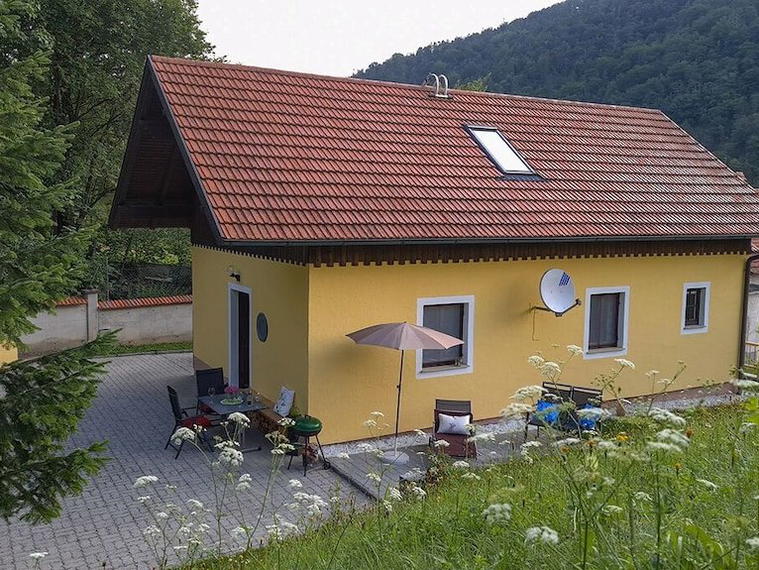 Bio Winzerhof Pöchlinger, Mitterarnsdorf, Austria